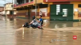 Derita Warga Peru di Tengah Banjir