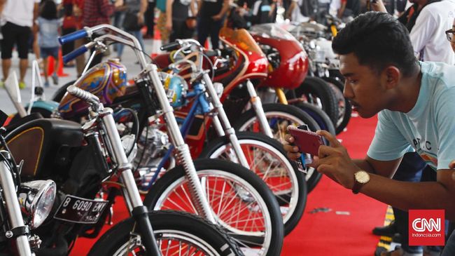 Geliat Motor 'Jambret' RX King di Era Milenial Situs jual beli daring, OLX Indonesia mencatat motor Yamaha RX King menjadi motor paling dicari dalam situsnya, di angka 100-200 ribu pencarian per bulan.