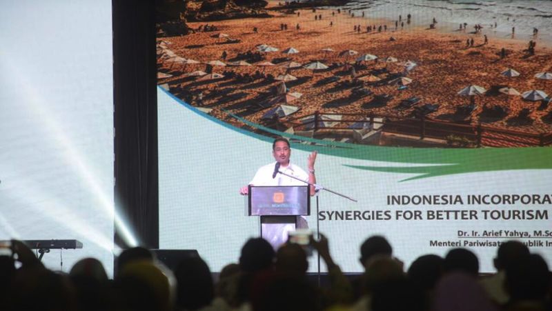 Rapat Koordinasi Nasional (Rakornas) Triwulan I tahun 2017 memberikan kesan yang berbeda bagi Menteri Pariwisata Arief Yahya.