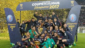 Foto Kedigdayaan PSG atas AS Monaco di Final Piala Liga