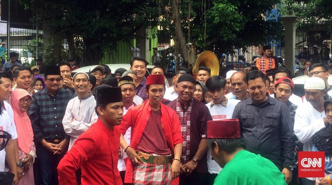 Djarot mengatakan, salah satu tujuan membersihkan Sungai Ciliwung untuk mengembangkan wisata air, sekaligus menikmati kebun salak di tepian kali.