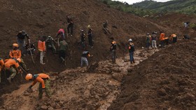 Evakuasi Ditunda, Cuaca Ekstrem Berpotensi Longsor Susulan