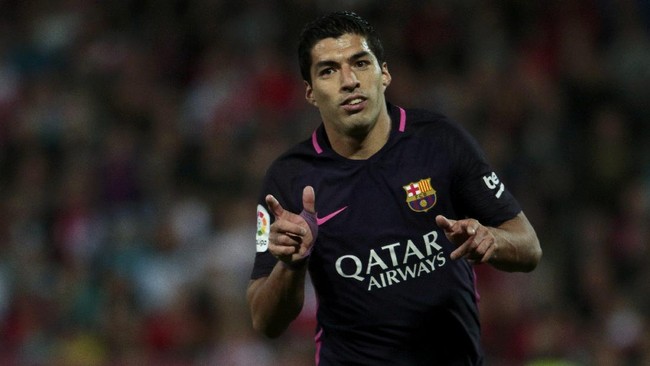 Barcelona tetap berada di jalur persaingan juara La Liga usai memetik kemenangan 4-1 dari Granada dalam lanjutan La Liga, Senin (3/4) dini hari WIB.