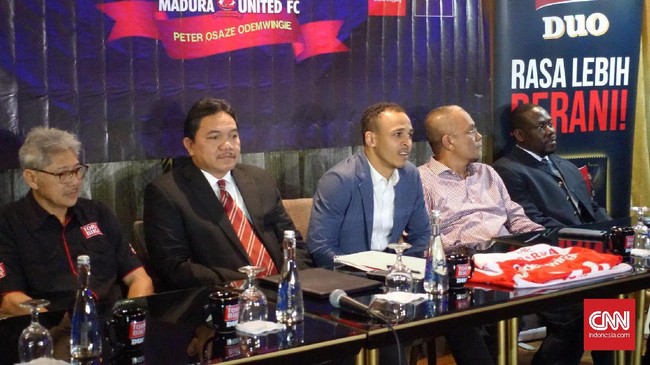 Berbeda dengan Carlton Cole, yang ingin mencetak 20 gol di Persib, marquee player Madura United, Peter Odemwingie hanya berhasrat gol untuk kemenangan timnya.
