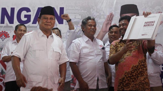 Partai Buruh mendeklarasikan support kepada pemerintahan Prabowo Subianto. Mereka meminta agar Prabowo setop impor hingga gratiskan kuliah.