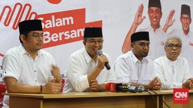 Anies Merasa Difitnah soal Spanduk Penerapan Syariat Islam