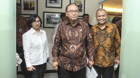Usai Pimpin HUT TNI, Jokowi Melayat Istri Anggota Wantimpres