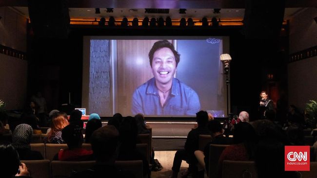 Yu Tsai, direktur kreatif berbagai merek fesyen, mengaku jatuh cinta dengan masakan seafood pedas khas Indonesia dan dia tidak sabar untuk datang ke Indonesia.