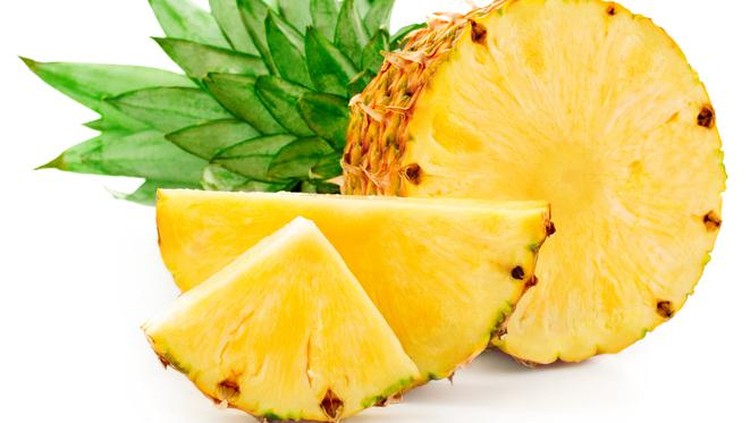 Salah satu pertanyaan yang sering dilontarkan perempuan penggemar nanas: bolehkah saat hamil makan nanas?