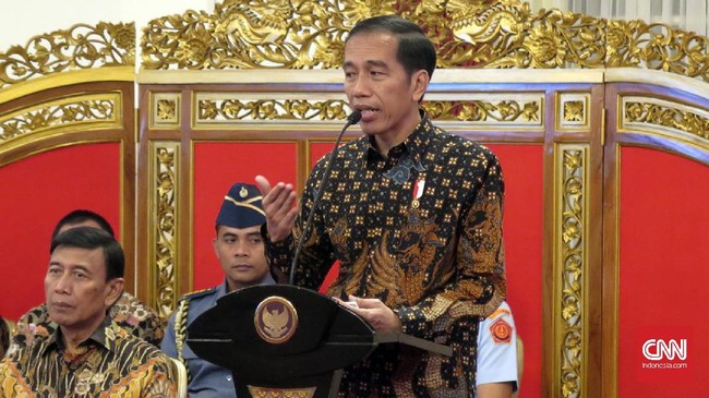 Presiden Joko Widodo berdialog dengan 20 ulama di Istana Merdeka hari ini dan mengucapkan terima kasih membantu menjaga perdamaian masyarakat.