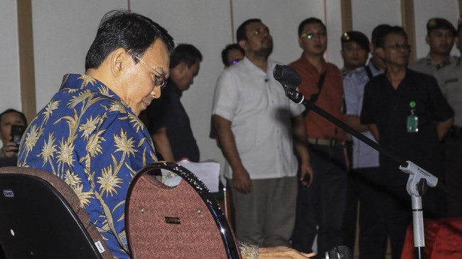 Terdakwa kasus penodaan agama Basuki Tjahaja Purnama akan mendengarkan pembacaan tuntutan dari jaksa penuntut umum, Selasa (11/4) pagi ini.