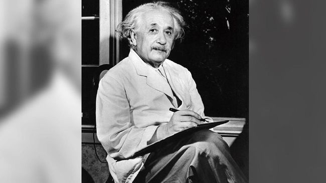 Penemu albert teori adalah einstein Albert Einstein