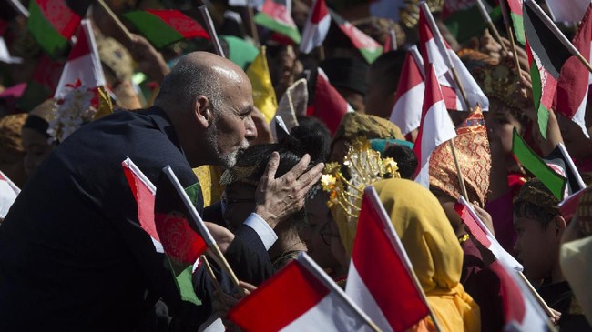 Wakil Presiden Jusuf Kalla menemui Presiden Afghanistan Mohammad Ashraf Ghani untuk sarapan bersama. Di sana, keduanya banyak berbicara soal perdamaian.