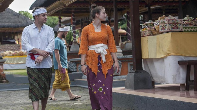 Pemerintah memperluas penerapan visa kedatangan (Visa on Arrival/VoA) untuk wisatawan asing di Bandara Internasional I Pusti Ngurah Rai, Bali, jadi 42 negara.