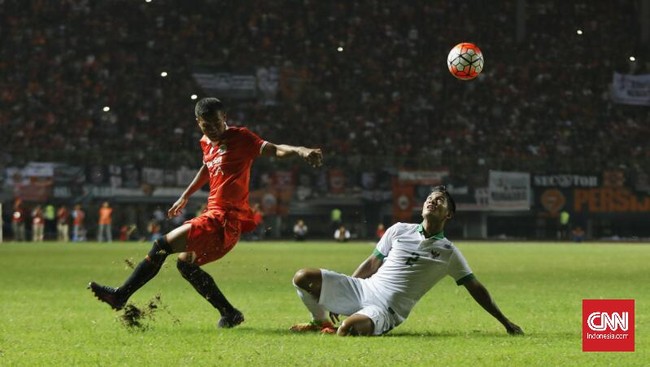 Persija Jakarta banyak mendapatkan peluang emas dibandingkan para pemain Timnas Indonesia U-22 asuhan Luis Milla. Skor masih sama kuat tanpa gol.