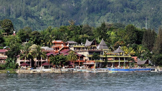 6 Objek Wisata Di Sekeliling Pulau Samosir