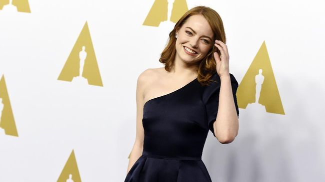 Emma Stone dikabarkan tengah hamil anak pertamanya, hasil pernikahan dengan Dave McCary.