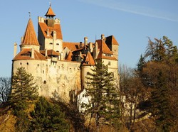 Kastil Drakula di Romania Tawarkan Vaksinasi Gratis