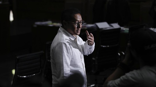 Terpidana kasus korupsi Hambalang dan pencucian uang Anas Urbaningrum mengklaim putusan kasasi perkaranya tidak berdasarkan fakta persidangan.