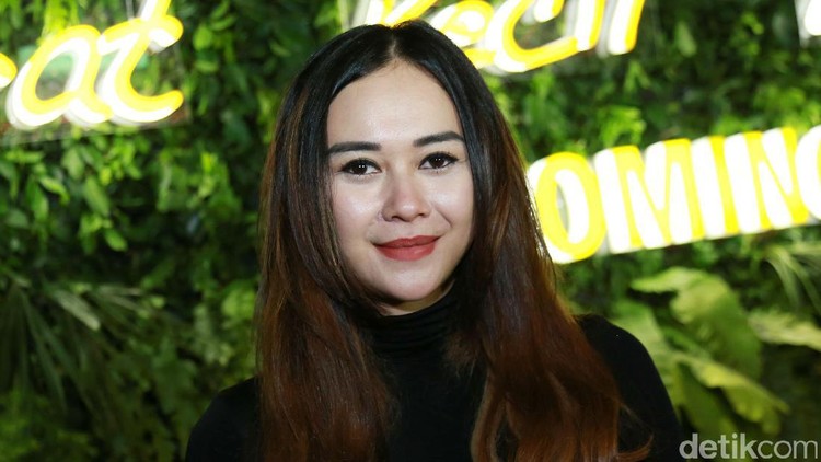Aura Kasih saat ditemui di presscon film 'Surat Untuk Tuhan' di kantor Falcon.