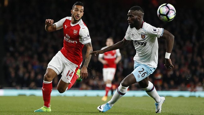 Arsenal mengalahkan West Ham United dengan skor 3-0 dalam lanjutan laga Liga Inggris. Tiga gol dilesakkan Mesut Oezil, Theo Walcott, dan Olivier Giroud.