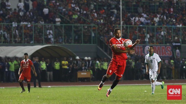 Persija Jakarta gagal menggeser Semen Padang dari puncak klasemen sementara Liga 1 setelah hanya mampu bermain imbang 1-1 saat menjamu Barito Putera.