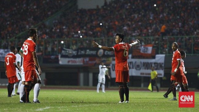 Persija Jakarta resmi merekrut striker anyar asal Kroasia Marko Simic untuk mengarungi kompetisi 2018. Pemain berusia 29 tahun itu dikontrak selama dua musim.