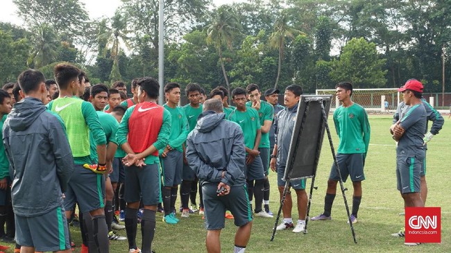 Indra Sjafri panggil empat pemain yang berkiprah di luar negeri pada pemusatan latihan yang akan dimulai hari ini.