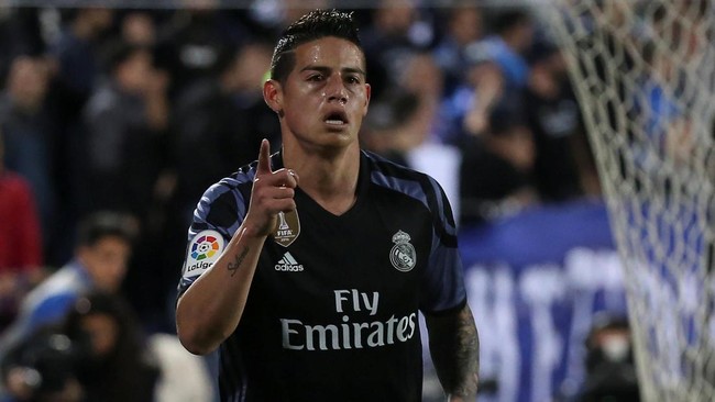 Emosi gelandang Real Madrid James Rodriguez meledak saat ditarik keluar Zinedine Zidane dari skuat utama Los Blancos kalah bertandang ke markas Leganes.