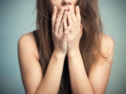 5 Zodiak Paling Gampang Panik Saat Situasi Pandemi Corona