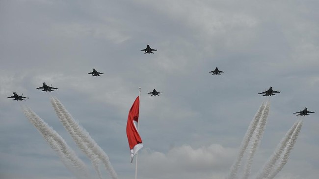 Selain TNI AU, Pemkot Cirebon pun memasukkan usulan tokoh daerah yang menjadi panglima pertama AURI Soerjadi Soerjadarma dijadikan pahlawan nasional.