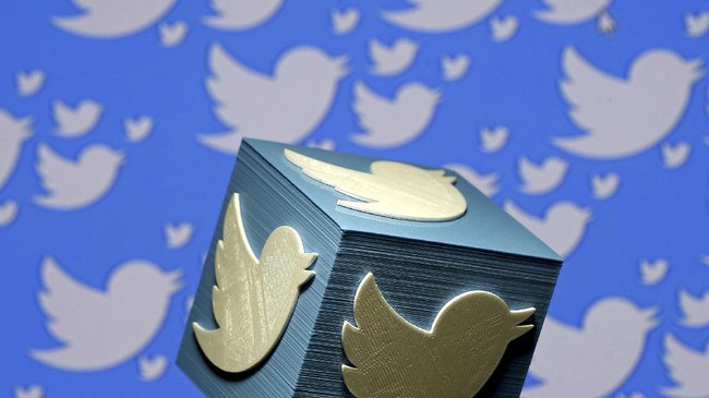 Pemberantasan akun bot yang sempat diumumkan oleh Twitter dianggap tidak efektif di Indonesia pasca ramainya akun bot untuk menangkan polling.