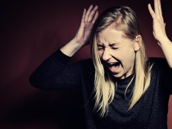 Tetangga Saya Idap Anxiety dan Suka Ngamuk, Bagaimana Secara Hukum?