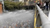 Lengserkan Maduro, Bentrok Pecah di Caracas Kerusuhan terjadi dalam aksi demontrasi guna menggulingkan Presiden Nicolas Maduro. Mereka menuntut presiden mundur karena kemiskinan merajalela.