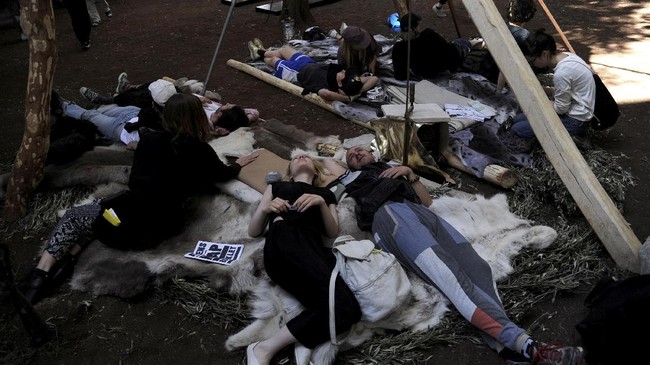 Belajar Seni dari 'Kampung Zeus' di Documenta 14