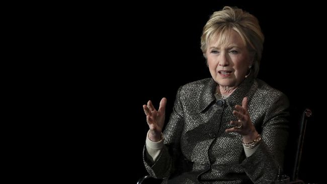 Hillary Clinton Tak Bakal Maju di Pilpres AS 2020 Mantan Menlu dan calon presiden AS, Hillary Clinton, tidak akan maju dalam Pilpres 2020. Namun, dia akan tetap berkecimpung di politik.