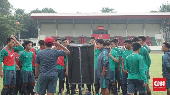 Bersama Tim Nasional Indonesia U-19, Indra Sjafri sudah bertemu Thailand sebanyak dua kali. Kekalahan di semifinal Piala AFF tidak membuatnya menyimpan dendam.