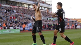 Liverpool Bungkam Stoke City 2-1