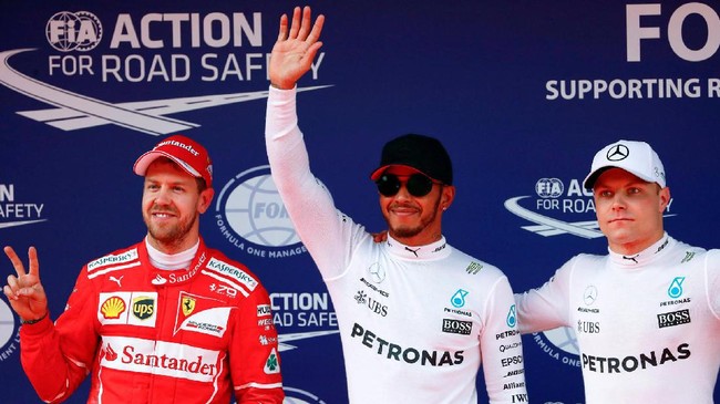 Lewis Hamilton menunjukkan performa yang stabil sepanjang babak kualifikasi GP China. Pebalap asal Inggris itu sudah tidak terkejar sejak Q3.