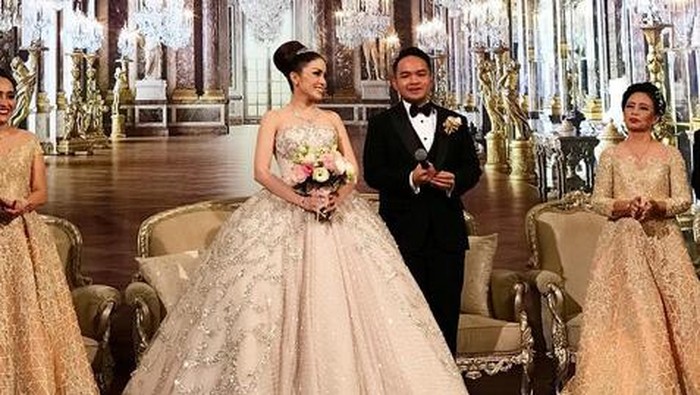 Pernikahan Momo Geisha di Malang