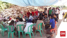 Warga Bangun Posko Tolak Rencana Pengusiran PT KAI