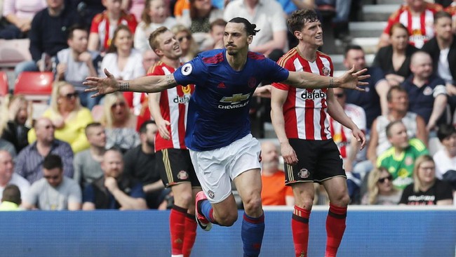 Zlatan Ibrahimovic menegaskan Manchester United bakal berjuang habis-habisan untuk masuk zona empat besar.