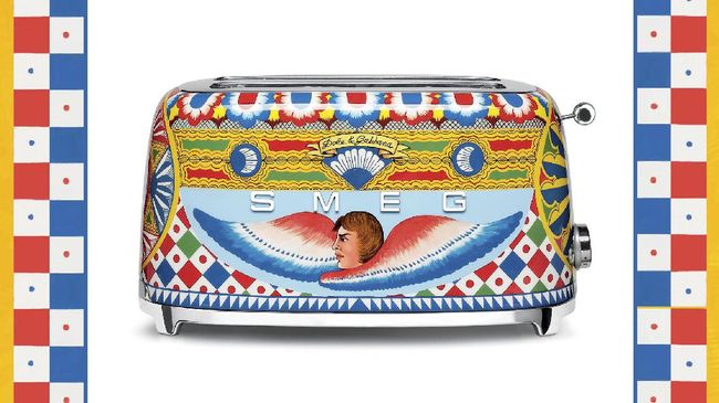 Dolce & Gabbana bekerja sama dengan Smeg keluarkan peralatan dapur dengan motif warna cerah dan motif yang terinspirasi dari kota Sisilia.