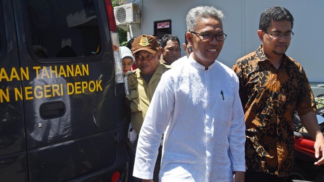 Buni Yani menyatakan tidak pernah diperiksa terkait pelanggaran Pasal 32 UU ITE. Dia pun mengaku tak paham soal dakwaan itu.