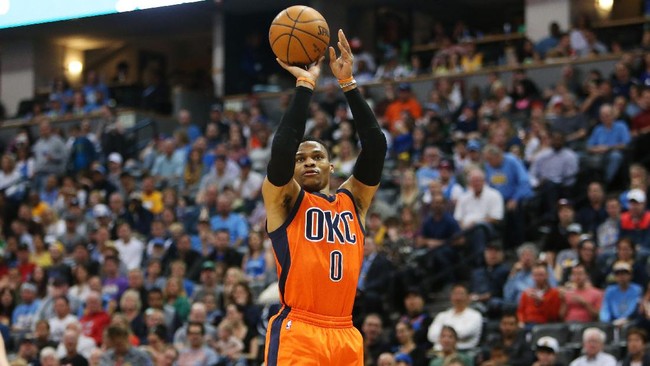 Bintang Oklahoma City Thunder, Russell Westbrook, berhak meraih gelar Pemain Terbaik (Most Valuable Player) NBA musim 2016/2017.