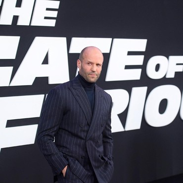 Jason Statham Pajang Bendera Palestina di Mobilnya
