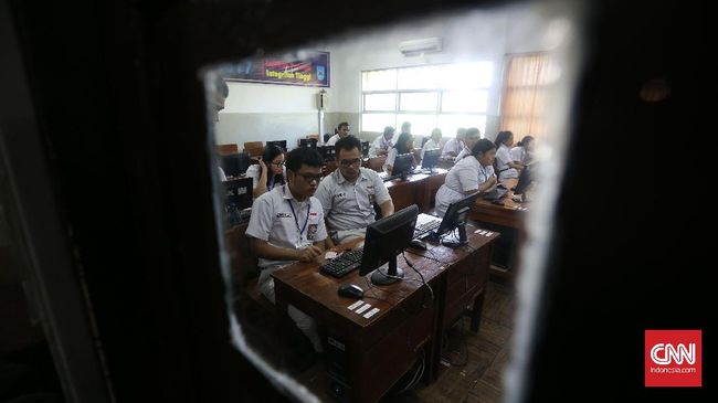 Ratusan Miliar Anggaran UN 2020 Bisa Dialihkan untuk Corona Anggaran penyelenggaraan ujian nasional 2020 diperkirakan tak berbeda jauh dari anggaran 2019 lalu, yaitu Rp210 miliar.