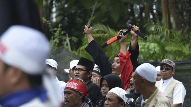 Persaudaraan Muslimin Indonesia berencana mendiskusikan tuntutan jaksa kepada Ahok dengan ormas Islam lainnya. Mereka ingin Ahok dihukum maksimal.