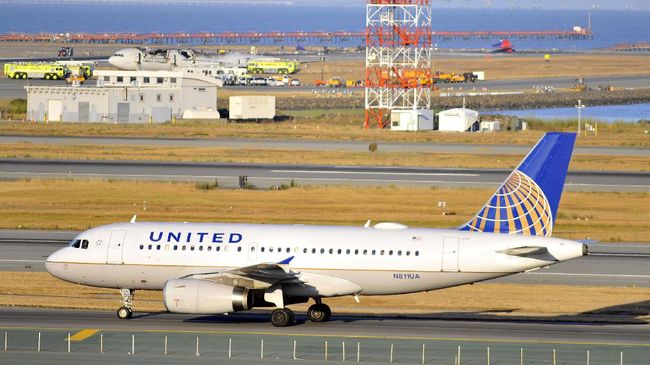 Ngamuk di Pesawat, Penumpang United Airlines Didenda Rp320 Juta