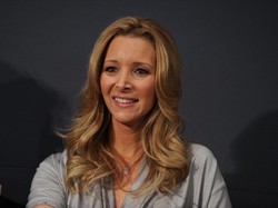 Lisa Kudrow Jawab Kritik soal Friends Dianggap Kurang Beragam